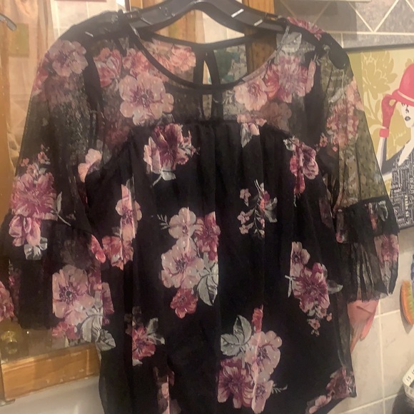 No boundaries shirt - Picture 2 of 5